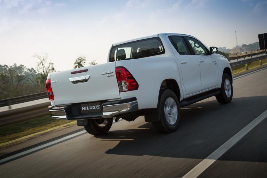  Toyota Hilux SRV Double Cab 2016 года  (LA) (фото 15 из 20)